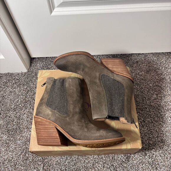 Sofft Tara Boots Dark Taupe/Olive Size 7 NEW in box - Picture 8 of 16